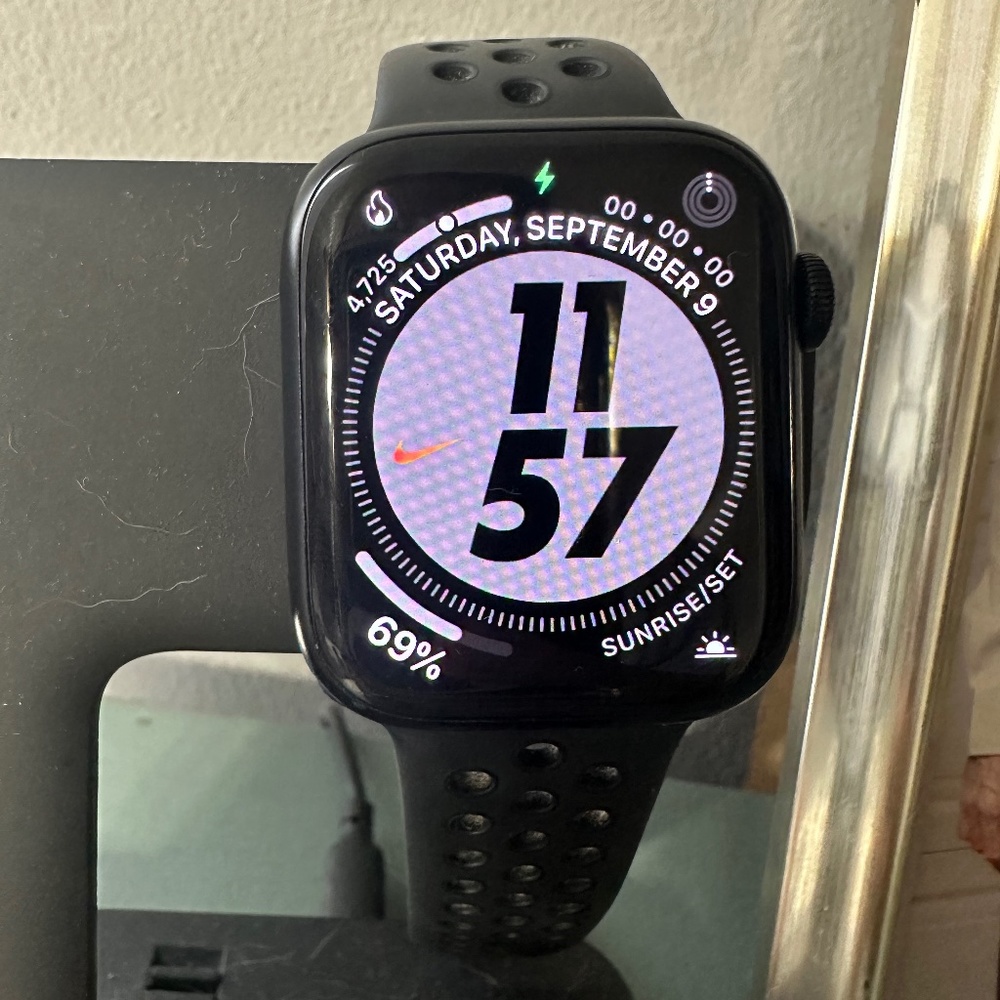 Apple Series 7 Watch 45mm with Nike sport band